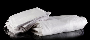 203256. SERVETTER, 20 st, samt DUK, linnedamast. 1900-tal.