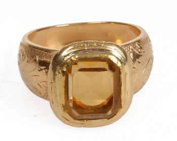 206218. KLACKRING, 18 K guld med gul sten.