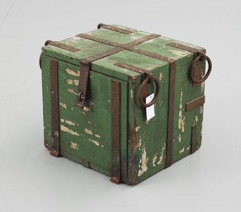 207322. KASSAKISTA, trä och järn, 18001900-tal.