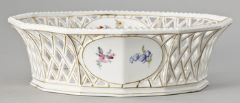 208549. GALLERSKÅL, porslin. Nymphenburg. 1900-tal.