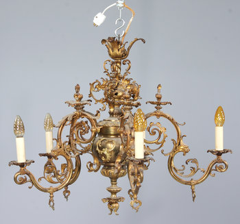 208734. LJUSKRONA, renässansstil, 1900-tal. H 60.