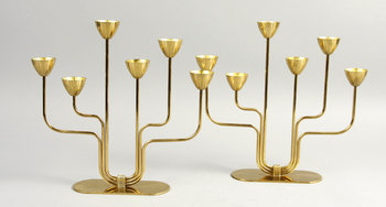 211101. LJUSSTAKAR, ett par, mässing, Gunnar Ander, Ystad Metall.