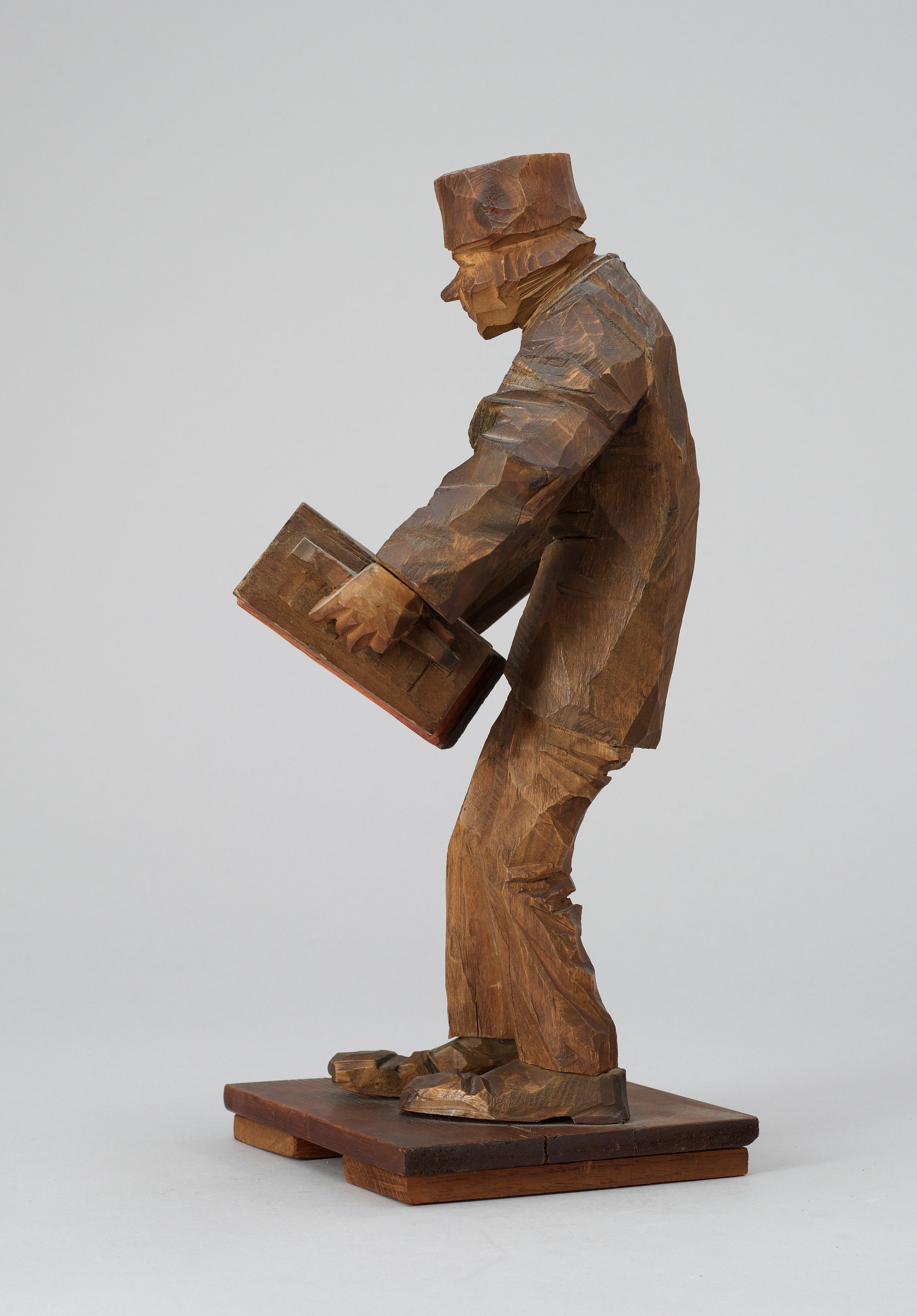 Axel Petersson Döderhultarn, Stående dragspelare. Bukowskis