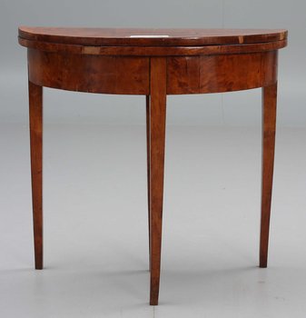 215110. SPELBORD, sengustavianskt. 1800-talets början.