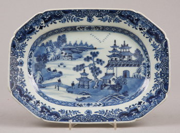 216925. STEKFAT, porslin, Qianlong, Kina, 1700-tal.