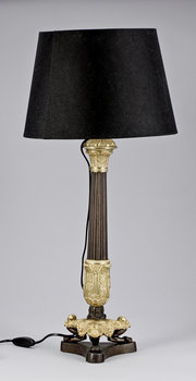 218648. BORDSLAMPA, empirestil, delvis brons, 1900-talets början.