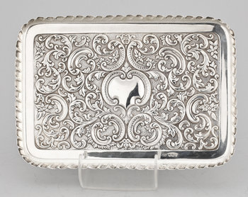 219827. BRICKA, sterlingsilver, London. Ca 352 gr.