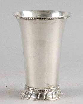 221020. BÄGARE, silver, C G Råström, Stockholm 1958. 457gr.