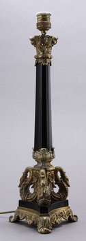221333. BORDSLAMPA, empirestil, 1900-tal.