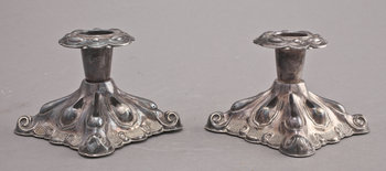 224892. LJUSSTAKAR, ett par, silver, 1900-tal.