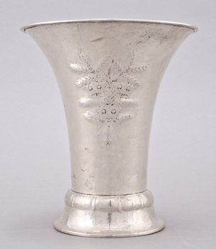 226370. BÄGARE, silver, K. Anderson, Stockholm, 1918. Tot. v. 590 g.