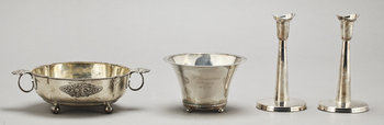 229843. LJUSSTAKAR, ett par, silver, Ceson, Göteborg, 1964 samt SKÅLAR, 2st, silver, Stockholm.