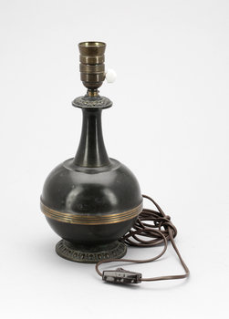 230663. BORDSLAMPA, patinerad metall, 1930-tal.