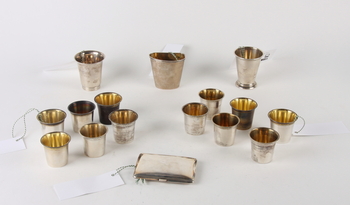 23523. BÄGARE, 15 st och CIGARETTETUIE, silver, bla Karl Andersson, 18-1900-tal.