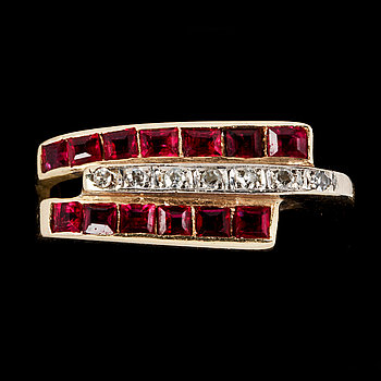 237313. RING, 14k guld med 7 åttkantslipade diamanter och 13 rubiner. Vikt 4 g.