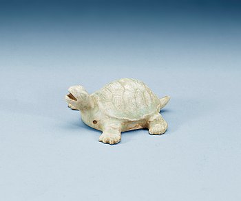 1643. A pale celadon glazed figurine of a turtle, Song dynasty (960-1279).