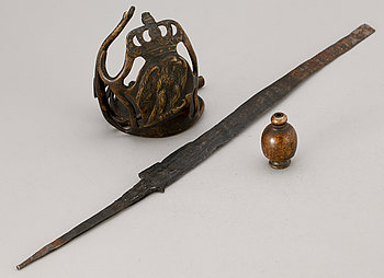 240783. DELAR TILL VÄRJA, mässing och järn, 3 st, 1700-tal.