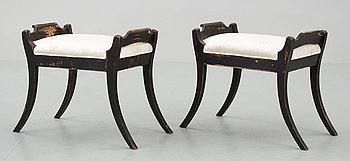 241429. TABURETTER, ett par, sengustavianska 1800-talets början.