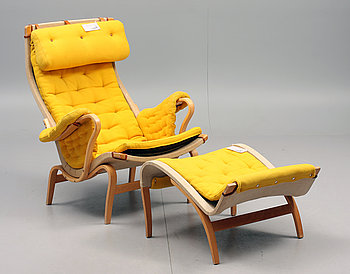 243153. VILSTOL MED FOTPALL, Pernilla design Bruno Mathsson by Dux.