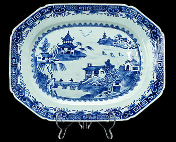 243543. STEKFAT, porslin, Kina, 1700-tal.