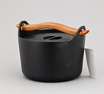 243807. STEKGRYTA, gjutjärn. Timo Sarpaneva, Iittala, Finland, 19002000-tal.