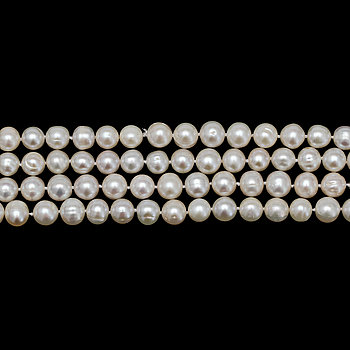 246902. PÄRLCOLLIER, 2 st, odlade pärlor.