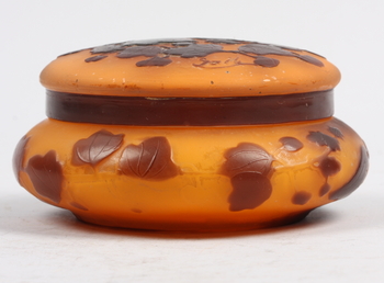 24727. ASK MED LOCK, glas. Emile Gallé, Nancy, Frankrike. Jugend 1900-talets början.