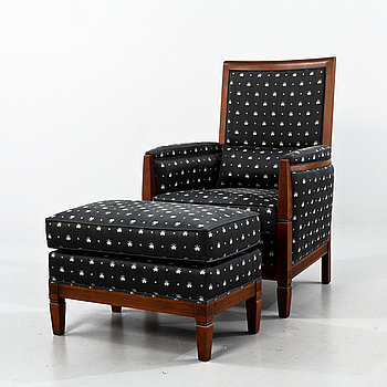 248934. FÅTÖLJ samt FOTPALL, 1900-tal.