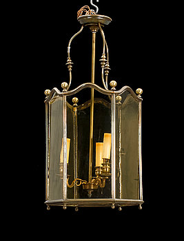 250698. TAKLYKTA, mässing samt glas, 1900-tal. H 64.