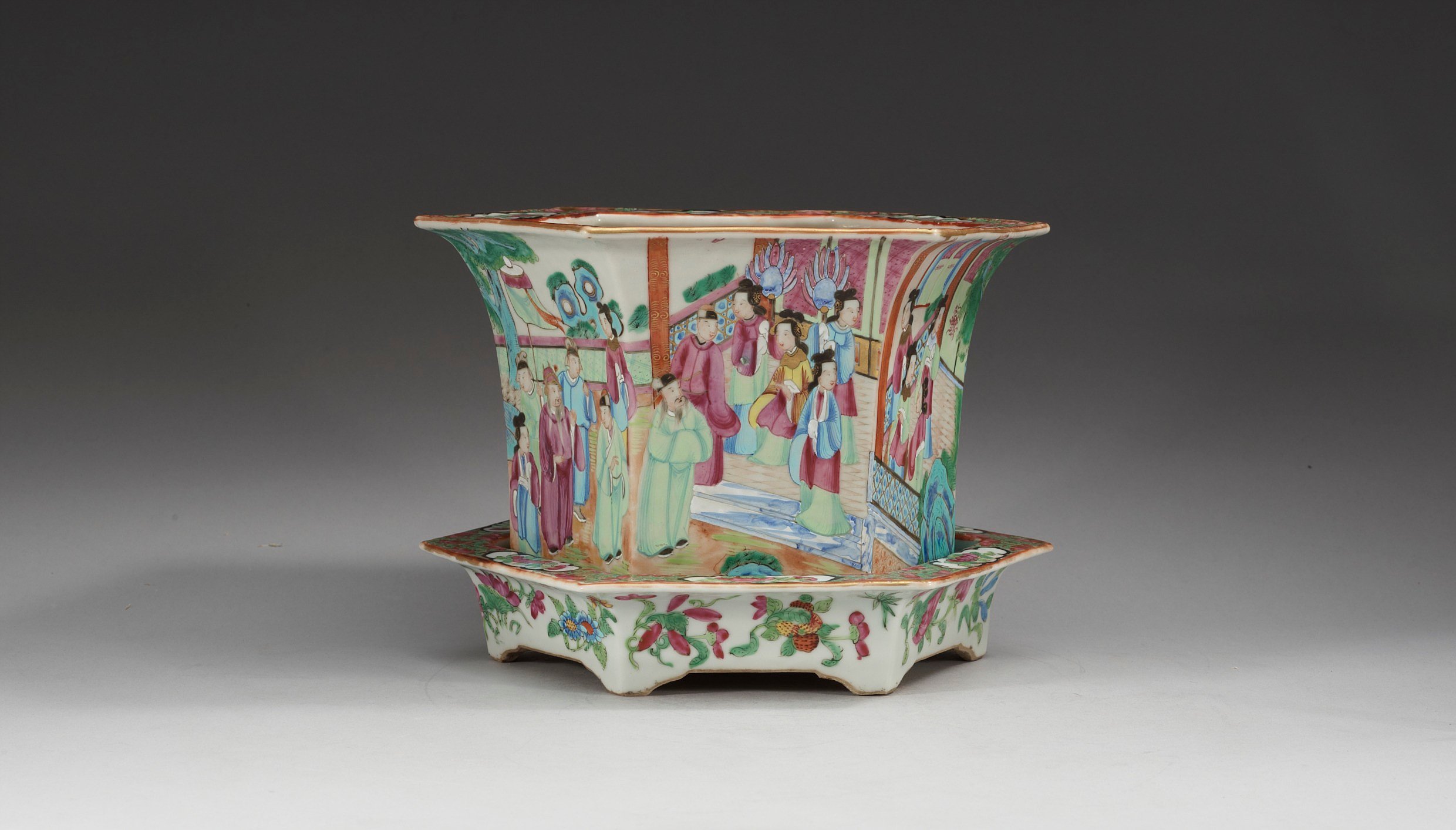 A Canton famille rose flower pot with stand, Qing dynasty, 19th Century