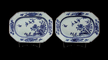 256005. STEKFAT, ett par, porslin, Qianlong, Kina 1700-tal.