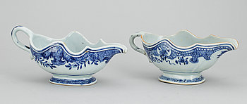 256768. SÅSSNIPOR, 2 st, porslin, Qianlong, Kina 1700-tal.