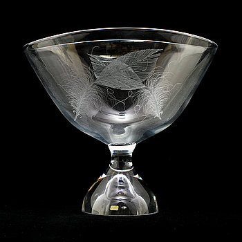 256884. SKÅL PÅ FOT, glas, Vicke Lindstrand, Kosta, 1900-talets andra hälft.