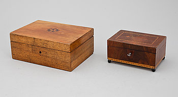 257618. SKRIN, 2 st, mahogny resp björk, Karl Johan, 1800-tal.