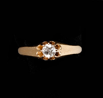 259662. RING, 18k guld med gammalslipad diamant ca 0,25ct. 1926. Vikt 2,8g.