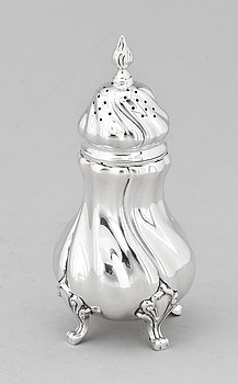 259672. SOCKERRUSKA, silver, rokokostil.  Importstämplar. 1900-tal. 142g.