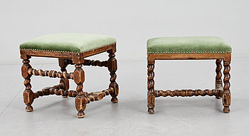 263746. TABURETTER, 2 st, snarlika, barock, 1700-tal.