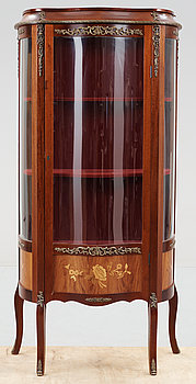 265315. VITRINSKÅP, Louis XVI-stil, 1900-talets andra hälft.