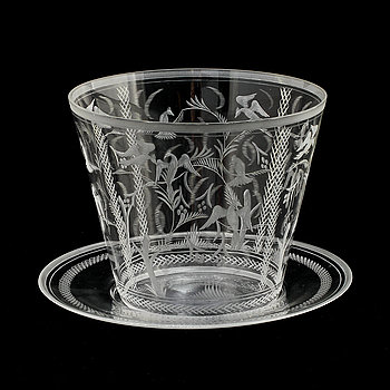 265360. SKÅL PÅ FAT, glas, Edward Hald, Orrefors, 1900-talets första hälft.