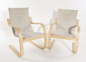 26757. FÅTÖLJER, ett par, design Alvar Aalto.