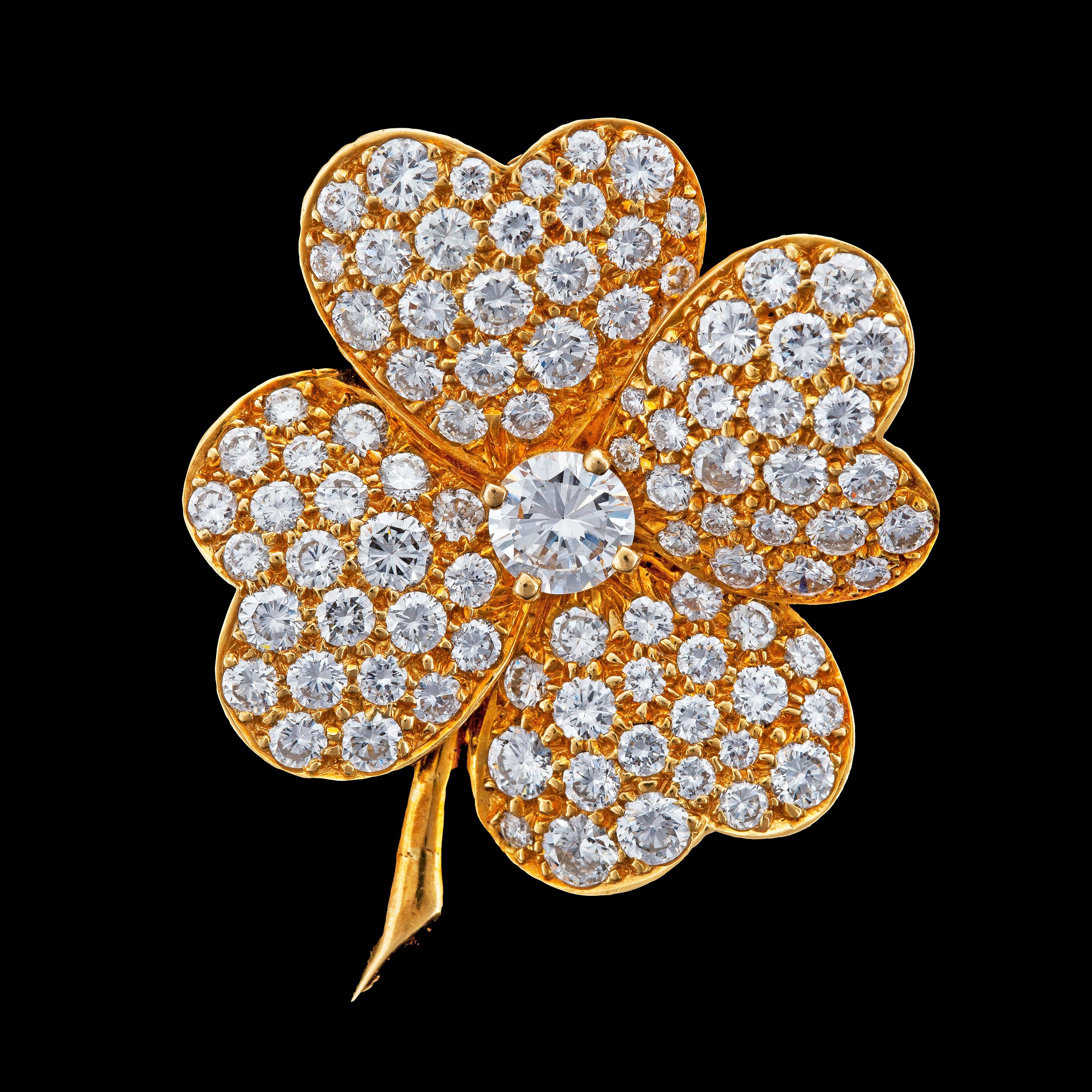 A Van Cleef & Arpels 'Cosmos' brilliant cut diamond brooch, tot. 3.73 cts, Geneva 1985. Bukowskis