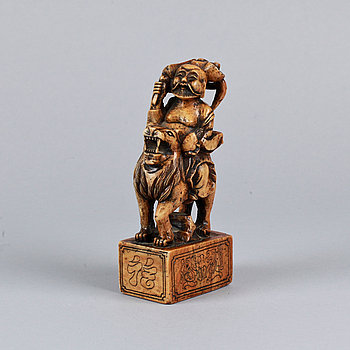 270315. SIGILL, sten. Kina, 1900-tal.