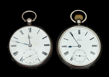 270617. HERRFICKUR, 2 st, silver, England, omkring år 1900.