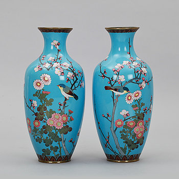271681. VASER, ett par, cloisonné, Kina 1900-tal.