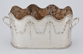 272473. VINKYLARE, nysilver, 1900-talets andra hälft.