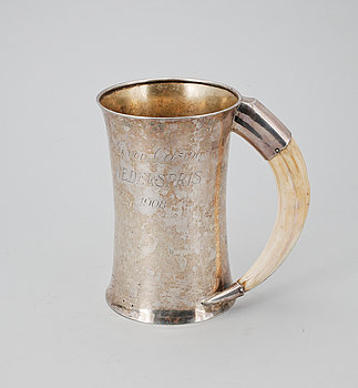 273171. BÄGARE, silver samt djurbete, C.G. Hallberg, Stockholm 1908. Totalvikt ca 600 gram.