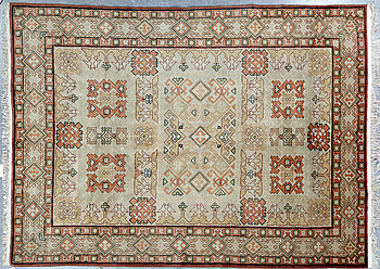 274811. MATTA, semiantikold, Khotan, östkinesisk, ca 265x195.