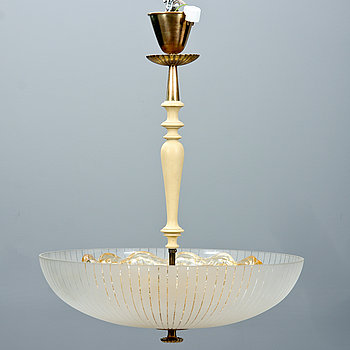 276684. TAKLAMPA, glas. Orrefors. 1900-talets andra hälft. Diam 53, h ca 70.