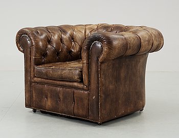 276858. FÅTÖLJ, Chesterfieldmodell, 1900-talets andra hälft.