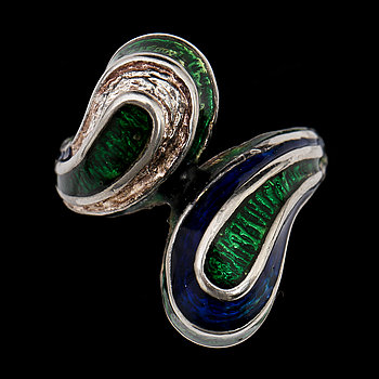 279763. RING, silver och emalj, 1900-talets senare hälft. Vikt 4 g.